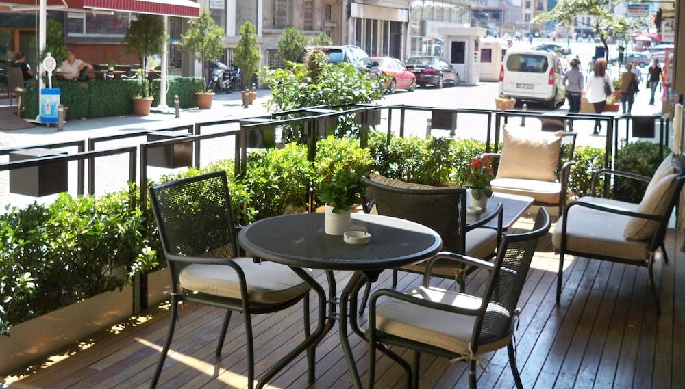 Four Points Flex By Sheraton Istanbul Taksim Square Buitenkant foto