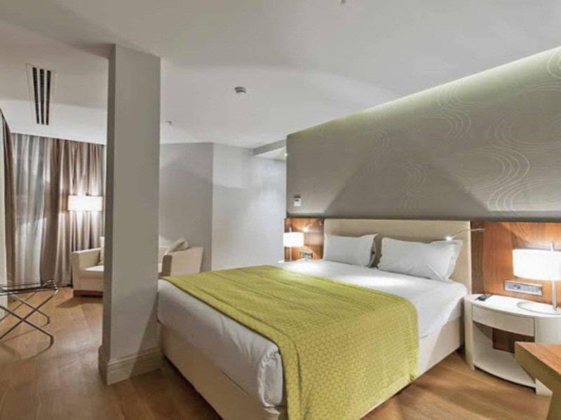 Four Points Flex By Sheraton Istanbul Taksim Square Buitenkant foto